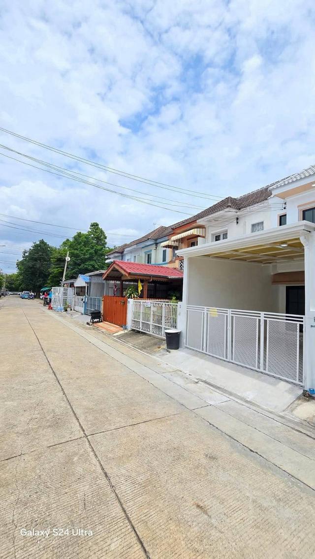 หมู่บ้านสิรารมย์ บ้านกล้วย-ไทรน้อย บางบัวทอง ทาวน์เฮาส์ 2 ชั้น ตกแต่งใหม่พร้อมอยู่  โครงการของแลนด์&เฮ้าส์ 20