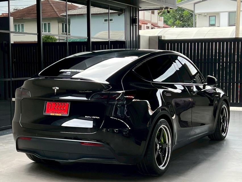 Tesla Model Y long Range AWD 4