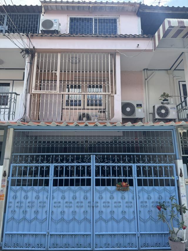 ปล่อยเช่า หรือ ขาย บ้านตึกแถว ทาวน์เฮ้าส์ ซอยวุฒากาศ 34 ใกล้สถานีรถไฟฟ้าวุฒากาศ 2