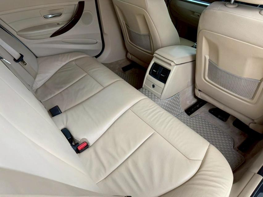 BMW 320d Luxury 2.0L 8AT TwinTurbo āļĢāļđāļāļāļĩāđ 16