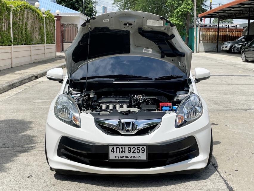🚗 HONDA BRIO 1.2 V (Minorchange) AT ปี 2015✨ รถบ้านแท้ สภาพนางฟ้า พร้อมใช้งาน133609 km ✅ รุ่นไมเนอร์เชนจ์ ภายในโทนดำ สปอร์ตสวย รูปที่ 13