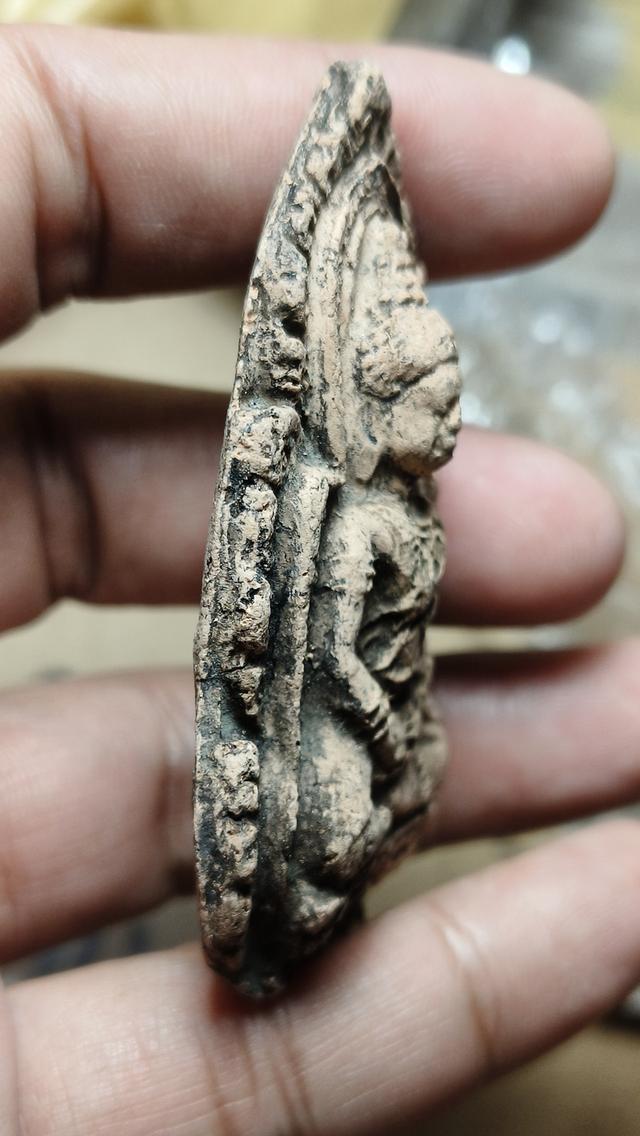 ทวารดีพระยอดขุนพลซุ้มไข่ปลากรุวัดประตูลี้ รูปที่ 6