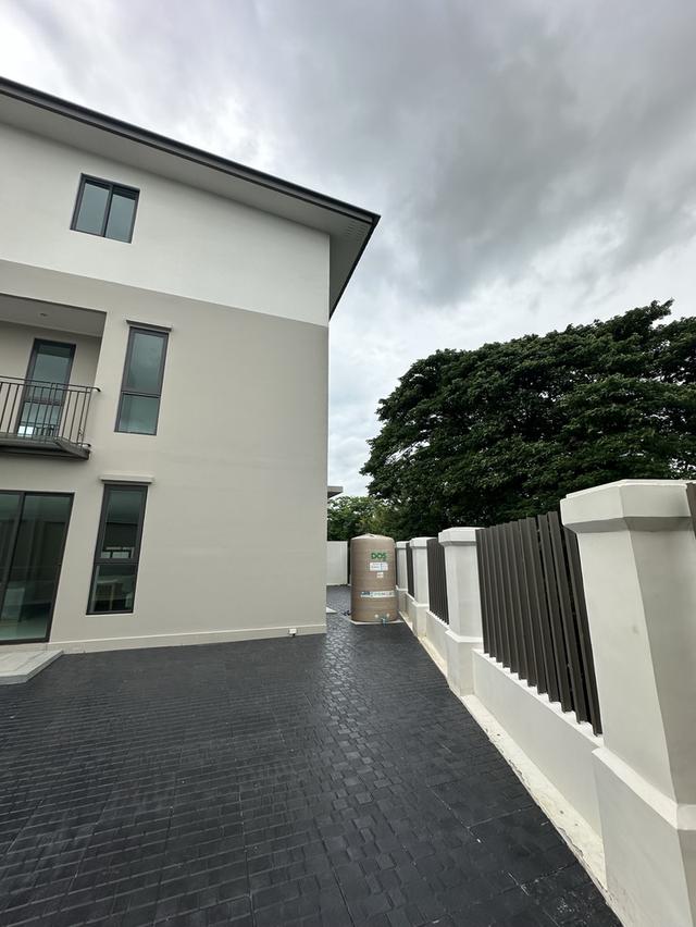 บ้านเดี่ยวหรู 3 ชั้น ใหม่เอี่ยม 2