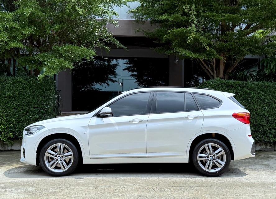 2020 BMW X1 20D MSPORT รถมือเดียวออกป้ายแดง รถวิ่งน้อย เข้าศูนย์ทุกระยะ ไม่เคยมีอุบัติเหตุครับ