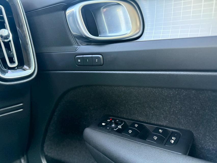 Volvo XC40 T4 เบนซิน ล้วน (MY2020) รูปที่ 13