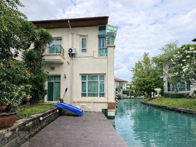 ให้เช่าบ้านเดี่ยว หมู่บ้านแกรนด์ คาแนล ดอนเมือง Grand Canal Donmuang บ้านหลังใหญ่ มุมสวยที่สุด อยู่บนทะเลสาบ ใกล้สนามบินดอนเมือง ถนนเชิดวุฒากาศ แขวงสี 3