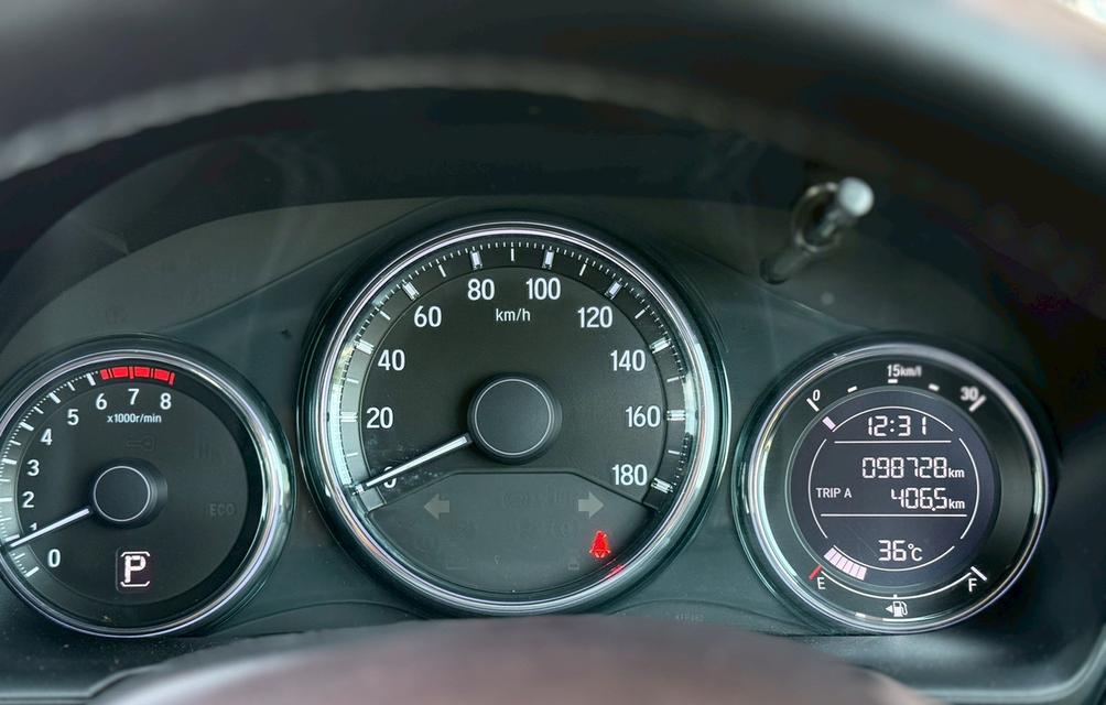 ปี 2018 HONDA BRV, 1.5 SV โฉม ปี16-22สีน้ำตาล Premium Amber Metallic(เฉพาะรุ่น 7 ที่นั่ง) เครื่องยนต์เบนซิน รูปที่ 14