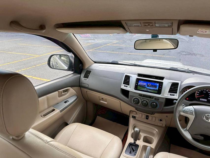 Toyota Vigo 3.0G Double Cab เกียร์ Auto สีบรอนซ์ทอง ปี 2012 13