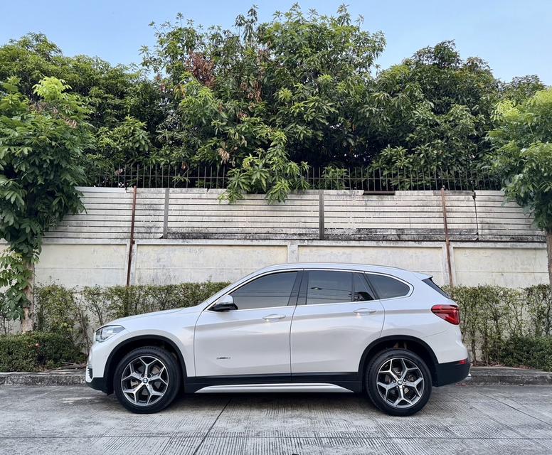 รหัสรถ AP2244 BMW X1 sDrive18i xLine ปี18 สีขาว รูปที่ 7