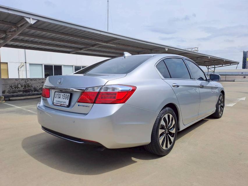 HONDA ACCORD G9 2.0 HYBRID ปี2014 สีเทา รถสภาพสวยเดิมๆไม่เคยมีอุบัติเหตุเข้าศูนย์ตลอด ประวัติดี 7