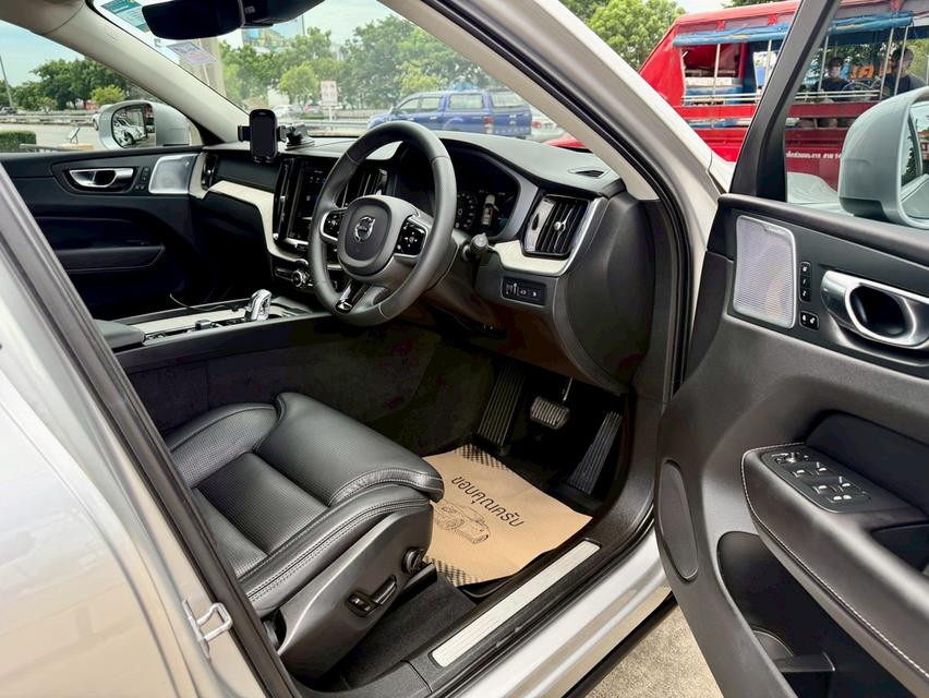 2019 VOLVO XC60 T8 Inscription Hybrid Plug in 4