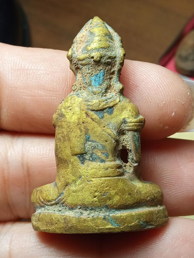 พระหล่อโบราณ ขุด ยุคทวารวดีขึ้นลพบุรีมีคราบเินเก่าฝังแน่น รูปที่ 4