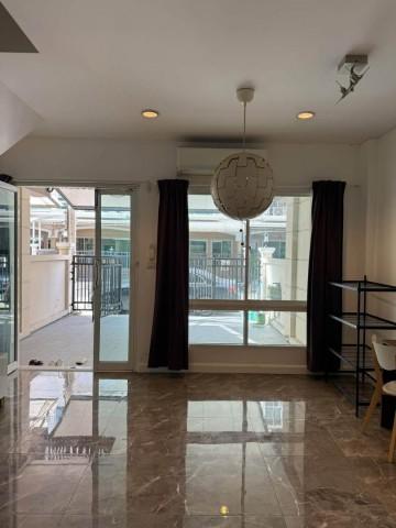 HR 10545 ให้เช่าทาวน์โฮม 4 ชั้น 5 ห้องนอน Grand De Ville ศรีนครินทร์ 42 ใกล้ MRT สวนหลวง ร.9 เพียง 30 เมตร 6