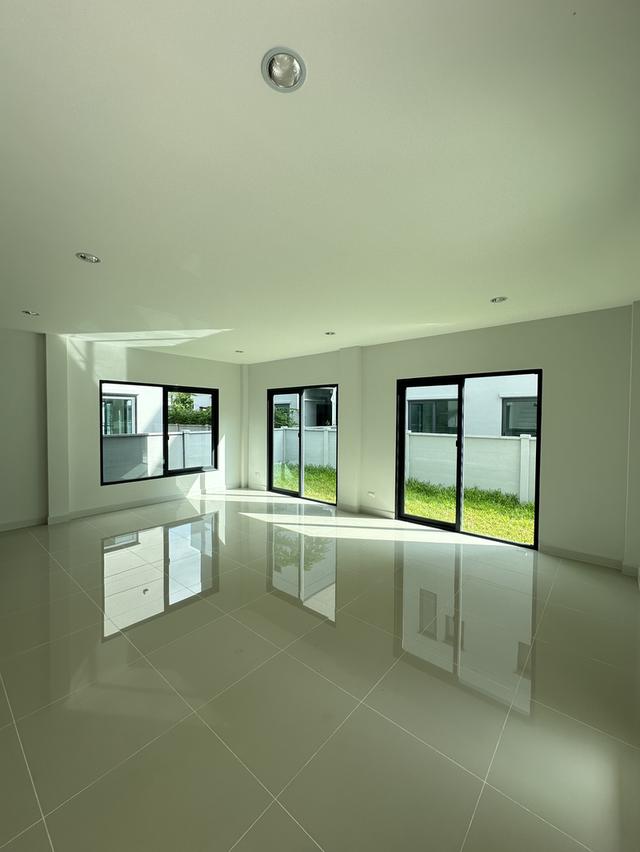 บ้านแฝด 3 ชั้น บ้านกลางเมือง ดิ อิดิชั่น ศรีนครินทร์-สวนหลวง  5