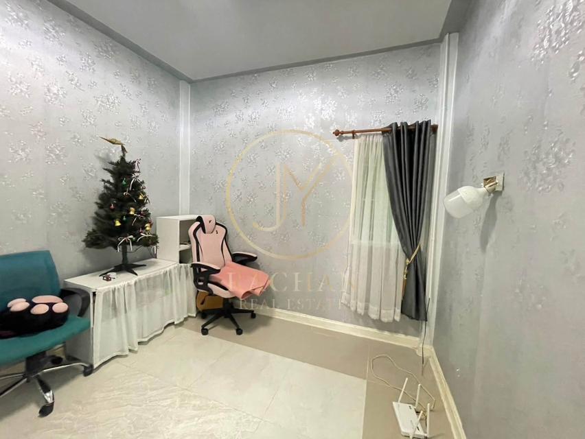 บ้านราคาล้านต้นๆ พร้อมอยู่ ทำเลดี ติดถนนเมน ค้าขายได้ ขายด่วน ทาวน์เฮ้าส์ชั้นเดียว หมู่บ้านบัวคลี่ 9 ลาดหลุมแก้ว ราคาเพียง 1,100,000 บาท (ต่อรองได้) 13