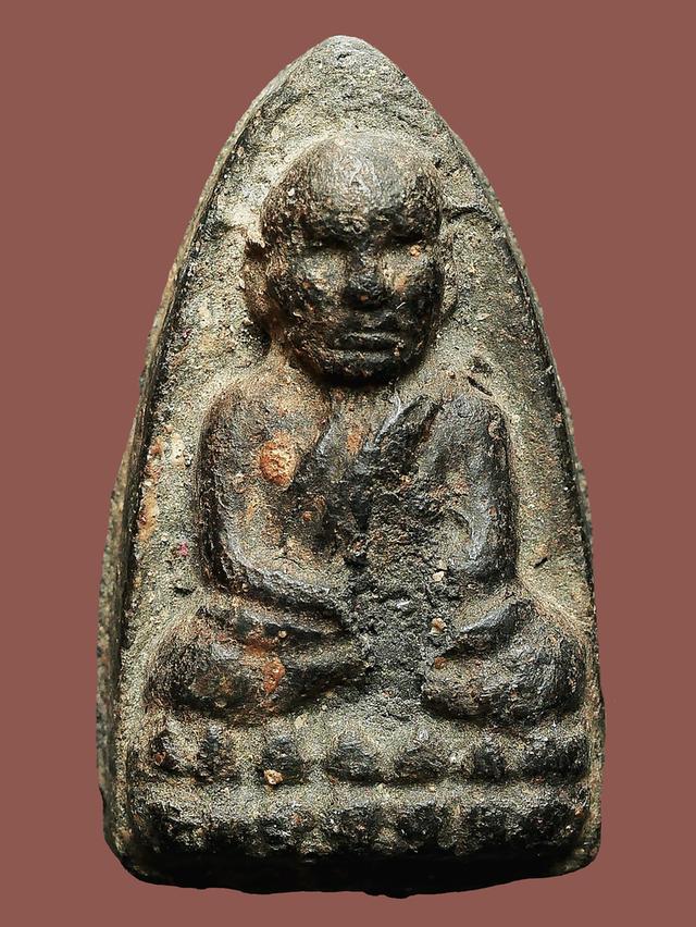 หลวงปู่ทวดเนื้อว่าน วัดช้างให้ รุ่นแรก ปี ๒๔๙๗ พิมพ์ใหญ่ไหล่จุด-หัวขีด....เก่าๆ รูปที่ 2