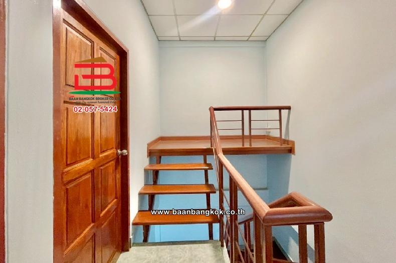 ทาวน์เฮาส์ บ้านสิริกร เนื้อที่ 20.5 ตร.ว (ซอยสามวา 15) แขวงมีนบุรี เขตมีนบุรี กรุงเทพมหานคร 8