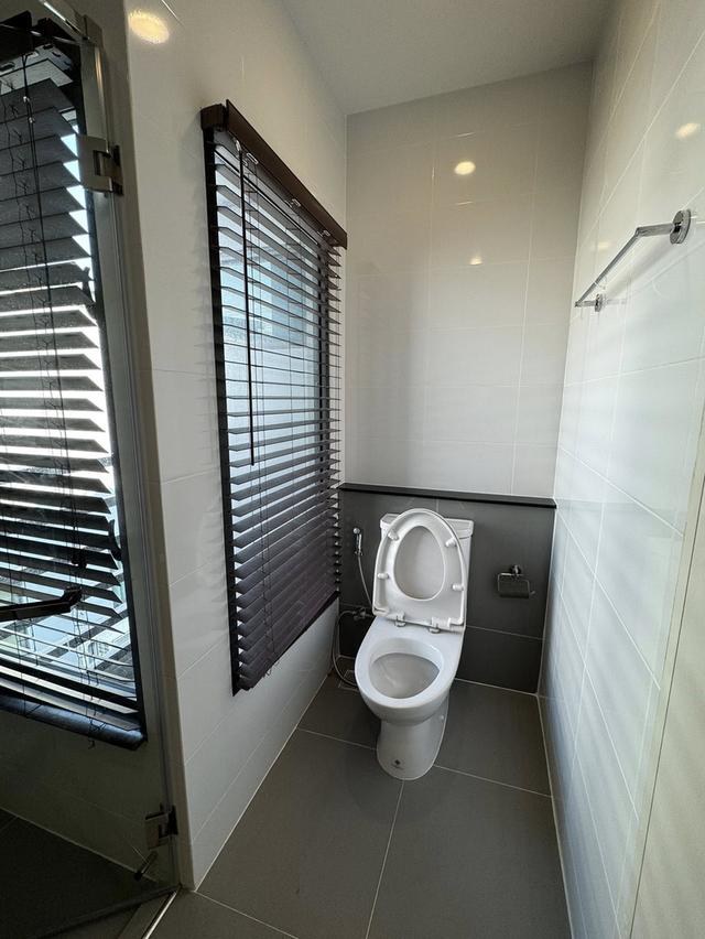 ปล่อยเช่าทาวน์โฮม 3 ชั้น  บ้านกลางเมือง พระราม 9 กรุงเทพกรีฑา 15