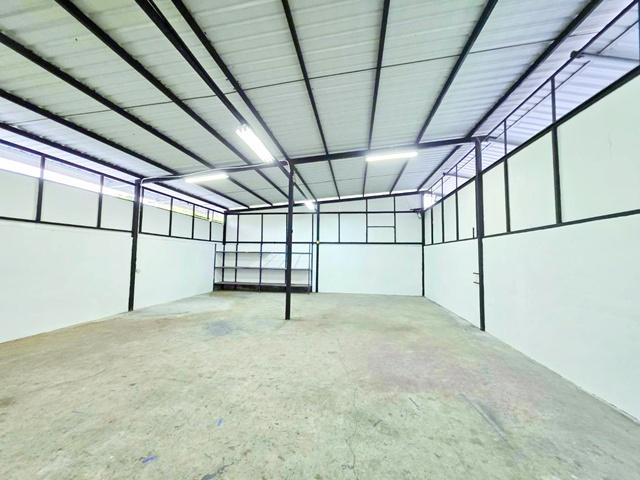 MRT ลาดพร้าว 101 1.4 กม.โกดังให้เช่า บิ๊กซี ลาดพร้าว1 Food Land รพ.ลาดพร้าว 670 ตร.ม. เดอะมอลล์ บางกะปิ เซ็นทรัล อีสต์วิ 4