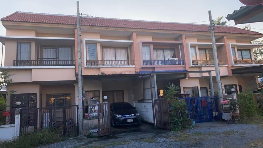 ขายทาวน์เฮาส์ 2ห้องนอน3ห้องน้ำโครงการส่วนบุคคล ใกล้ถนนใหญ่ 100ม 2