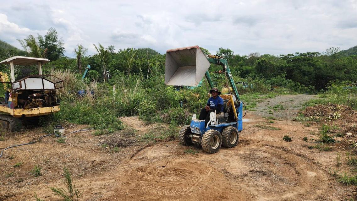 รถตัก ฺBOBCAT ยี่ห้อ TCM บุ้งกี๋สแตนเลส ยกสูง 2.5 เมตร 4WD เก่าญี่ปุ่นแท้ ไม่เคยใช้งานในไทย สภาพเดิมๆจากญี่ปุ่น  8