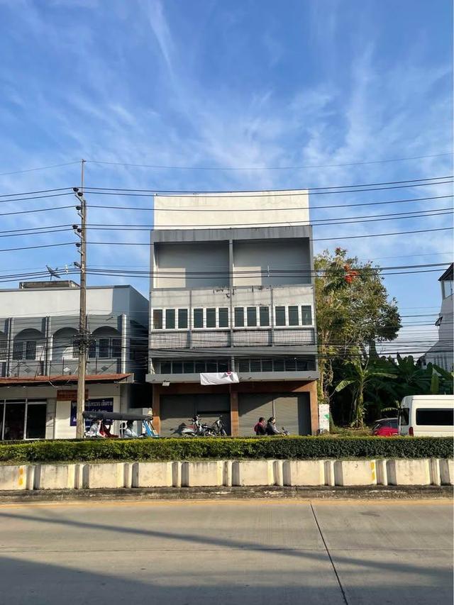 ขาย/ให้เช่า อาคารพาณิชย์ 3 ชั้น 2 คูหา ติดถนนพหลโยธิน ใกล้ห้าแยกพ่อขุน เมืองเชียงราย 1