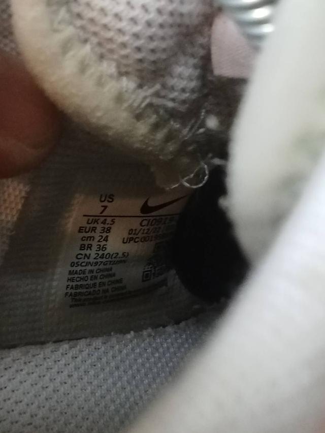 รองเท้าผ้าใบ nike เบอร์ 38 ยาว 24 เซน งานมือสอง เบอร์ 37-37.5 ใส่ได้ รูปย่อยที่ 3