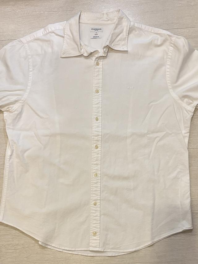 เสื้อเชิ๊ตผู้ชาย