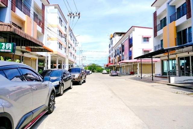 ถ.เอกชัย-บางบอน พระราม 2 เซ็นทรัลมหาชัย ตลาดสดลีลา 900 ม.อาคารพาณิชย์ 3 ชั้น 18 ตร.วา. 220 ตร.ม. โฮมออฟฟิต 3 นอน 3 น้ำ 3