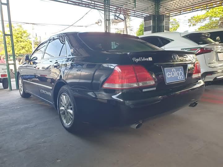 Toyota Crown ปี 2004 3