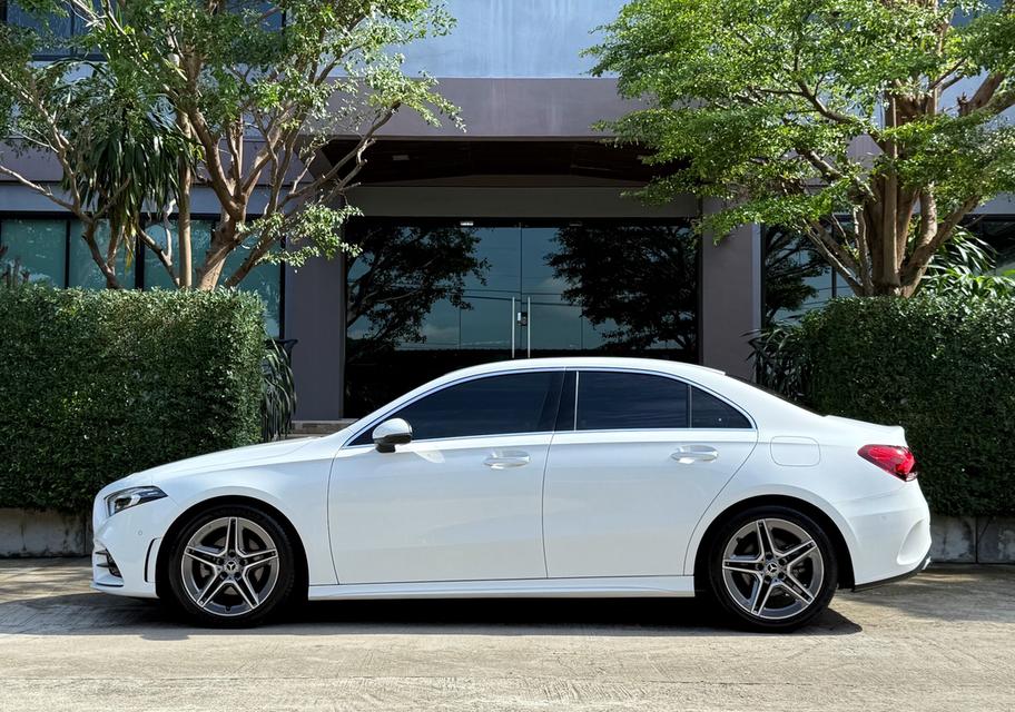  2023  BENZ A200 AMG DYNAMIC รถสภาพป้ายแดง วิ่งน้อยเพียง 24,000 กม รถเข้าศูนย์ทุกระยะ ไม่เคยมีอุบัติเหตุครับ 8