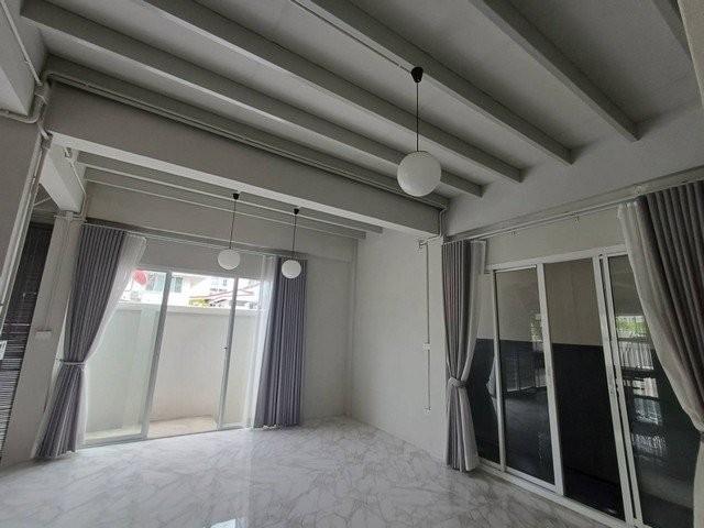 ให้เช่าบ้านเดี่ยว หลังมุม 3 ห้องนอน 5 ห้องน้ำ ใกล้MRTสุทธิสาร เหมาะพักอาศัย ออฟฟิศ 2