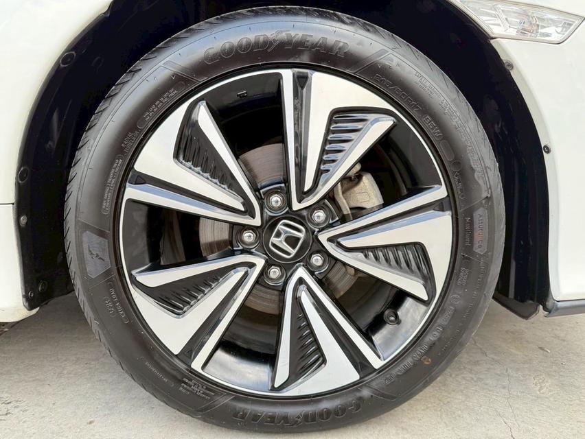 HONDA CIVIC 1.5 TURBO HATCHBACK TOP ปี2019 สีขาว มือเดียว 17
