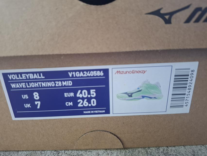 รองเท้าวอลเลย์บอล wave lightning z8 mid 4