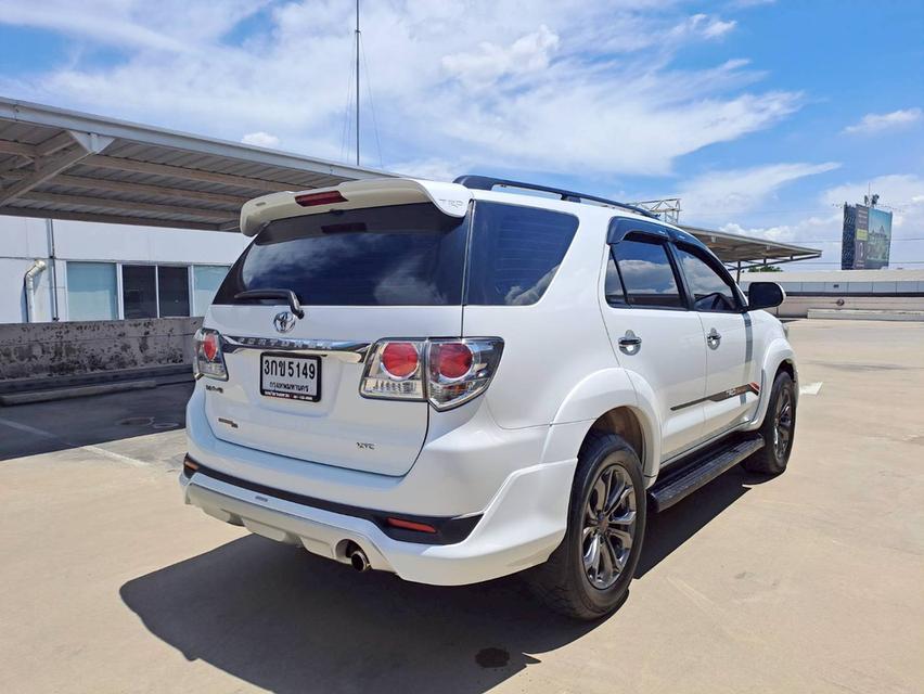 Toyota Fortuner 3.0 V รุ่น TRD Sportivo  4WD รุ่นท็อปสุด ปี2014 สีขาว 2