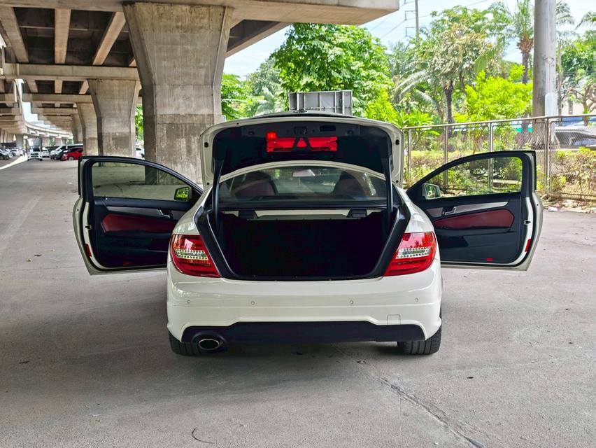 ขายรถ Benz C180 W204 COUPE ปี 2011 สีขาว เกียร์ออโต้ 15