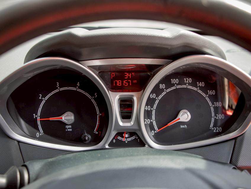 FORD FIESTA 1.5 Sport Hatchback ปี2013 รถสวย สภาพพร้อมใช้งาน ผ่อนสบายกระเป๋า 8