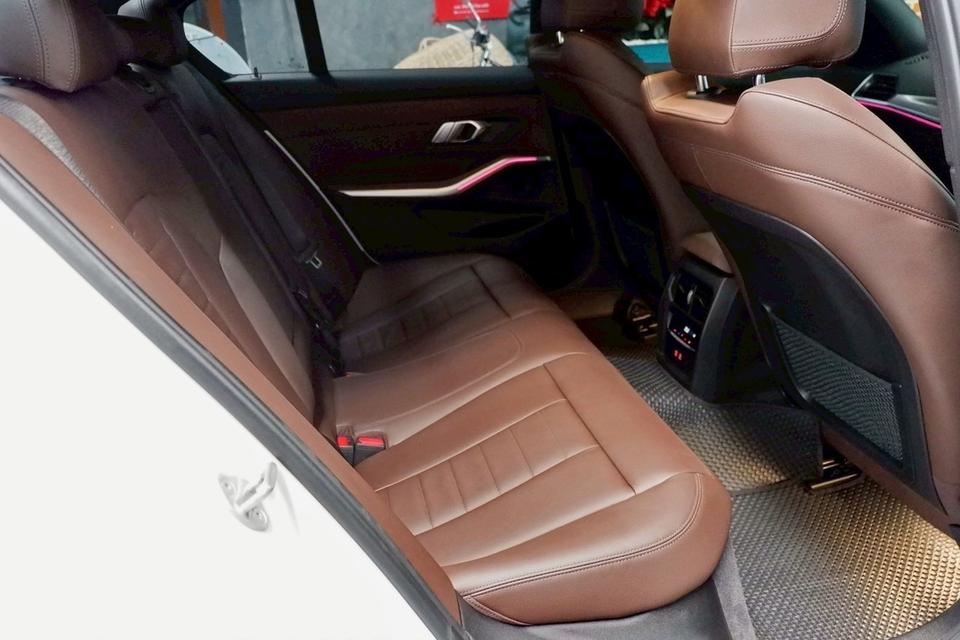 BMW 320d M-sport ปี 2023 วิ่ง 80,000 km 16