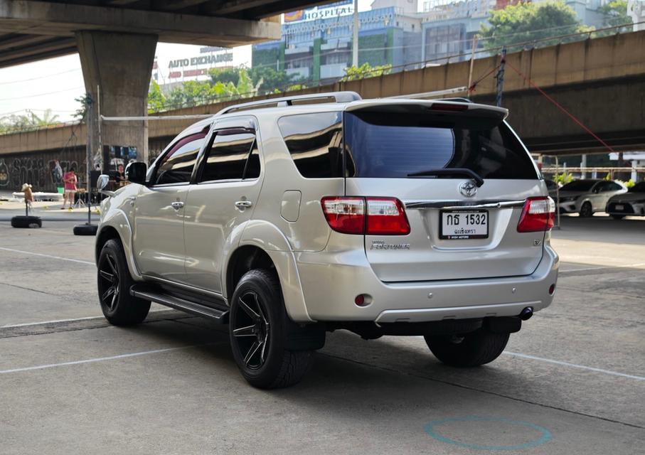 Toyota Fortuner 2.7 V Auto ปี 2011 3