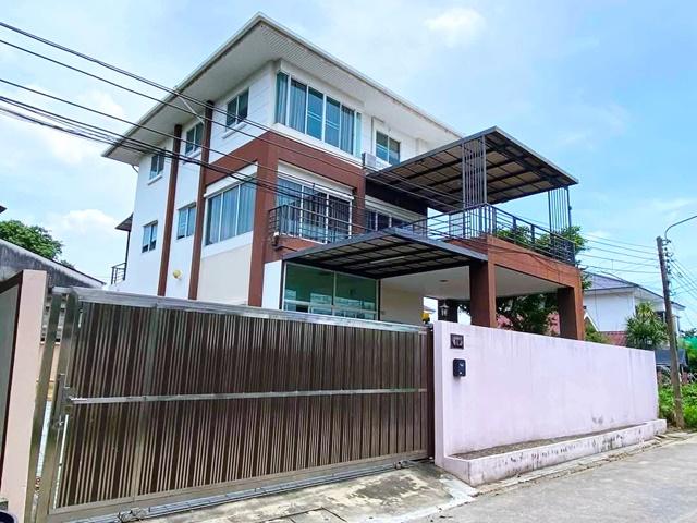 ม.เกษตร ลาดปลาเค้า พหล ประเสริฐมนูกิจ 1-11 จอดรถ 6คัน ให้เช่าคฤหาสน์ เดี่ยว 5นอน 3 ชั้น 100 ตร.ว. 400 ตร.ม. สุกี้ตี๋น้อย 1
