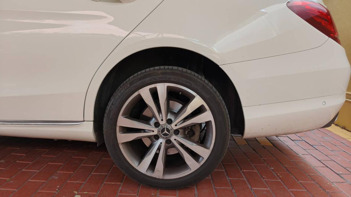 Mercedes-Benz C350e ปี 2017