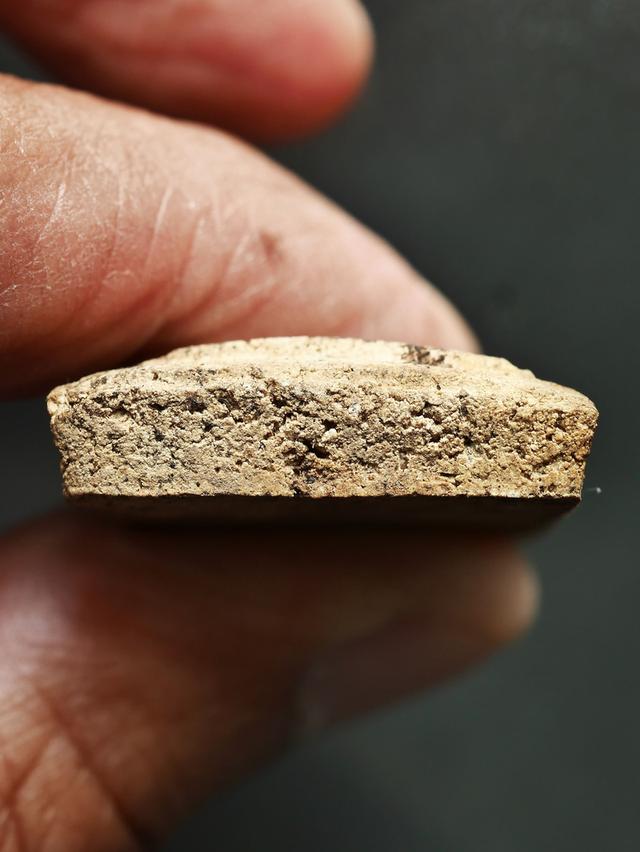 สมเด็จวัดเกศไชโย พิมพ์ 6 ชั้น อกตัน....เก่า เดิม เนื้อจัดๆ 12