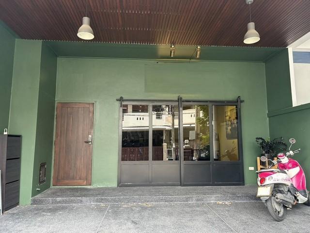 P607 ให้เช่า ทาวน์โฮม 3 ชั้น หมู่บ้านศรีวรา ทาวน์อินทาวน์ Town in Town ลาดพร้าว94 เดินทางสะดวก เหมาะอยู่อาศัย และทำโฮมออฟฟิศ ให้เช่าบ้านเปล่าไม่รวมเฟอ 2