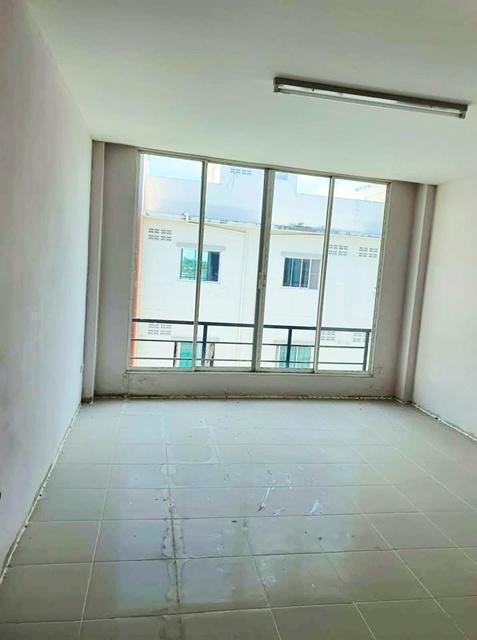 โลตัส นครอินทร์ 1.6กม บางกรวย-ไทรน้อย MRT ไทรม้า พระราม5 ให้เช่าอาคารพาณิชย์ 4 ชั้น มีชั้นดาดฟ้า พร้อมที่ดินข้างหลัง 2