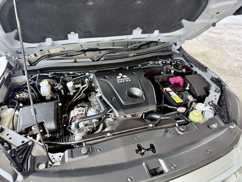 ปี 2021 MITSUBISHI TRITON, 2.4 GTโฉม PLUS MEGA CAB สีเทา เกียร์ธรรมดา6 สปีด เครื่องยนต์ดีเซล มือเดียวป้ายแดง 18