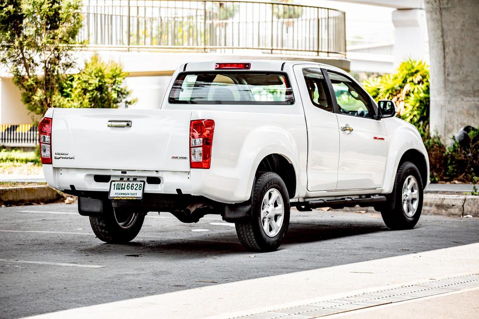 Isuzu D-Max Hi-Lander Cab 2.5 VGS Z ท๊อป ปี 2015 เกียร์ธรรมดา สีขาว