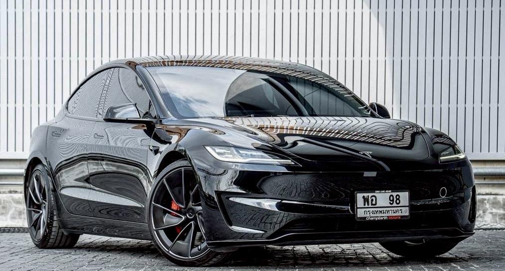 Tesla Model 3 Performance AWD