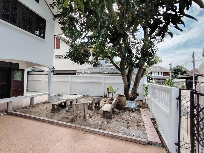 ให้เช่าหมู่บ้านวังทอง ติดถนนใหญ่ ซอยวิภาวดีรังสิต 47 บ้านแฝด 2 ชั้น มี 3 ห้องนอน 2 ห้องน้ำ 1