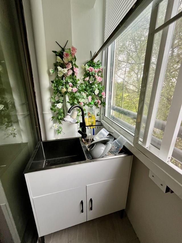 Condo Room, 50 sqm, Fully Renovated , 300 meters from BTS Phaya Thai ,with Home Gym Corner with tree  view 19