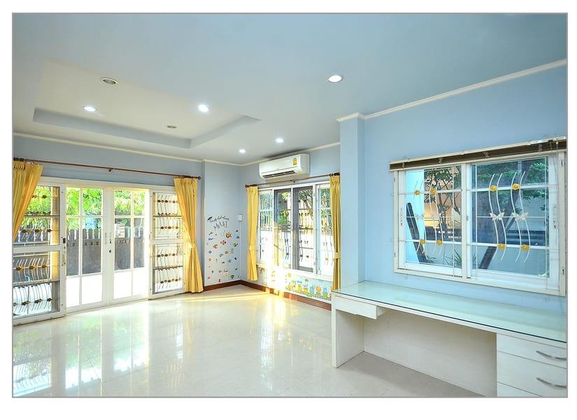 บ้านเดี่ยว 2 ชั้นหมู่บ้านปรีชา(ร่มเกล้า)  รีโนเวทใหม่สวยมาก ทำเลดีสุดๆ ติดถนนร่มเกล้า 4